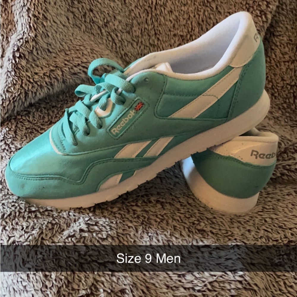 Size 9 Reebok